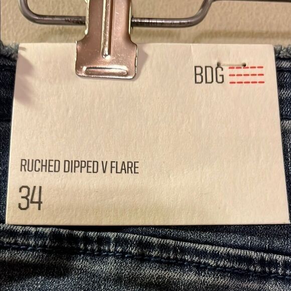 BDG Ruched Dipped V Flare Jeans - Picture 5 of 10